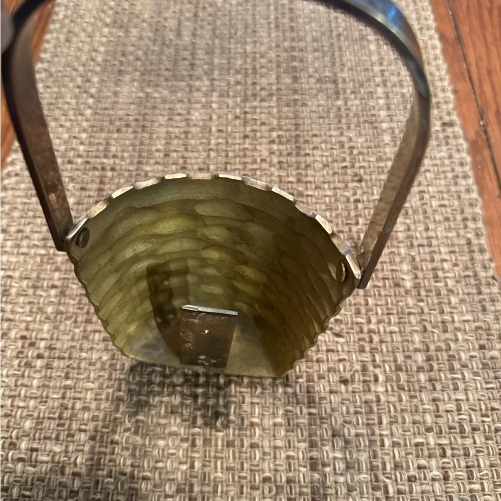 Nantucket Vintage Solid Brass Woven Pattern “Berry Bucket” Door Knocker - Picture 8 of 9